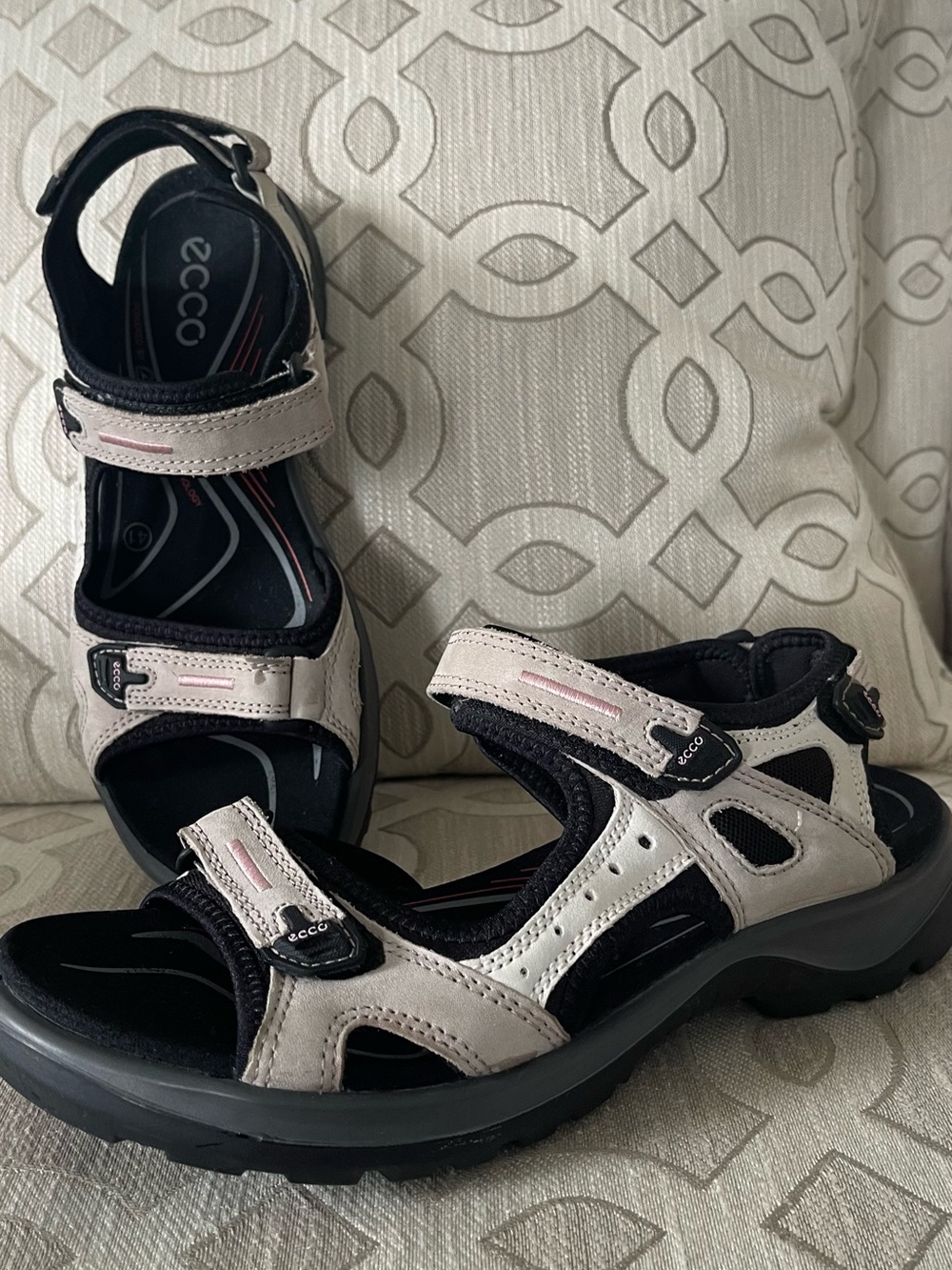 ECCO Women's Black and Beige Strappy Comfort Sandals